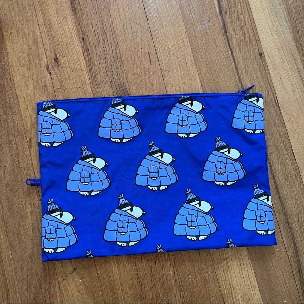Baggu Snoopy in a Puffer Coat Large Go Pouch - NWOT